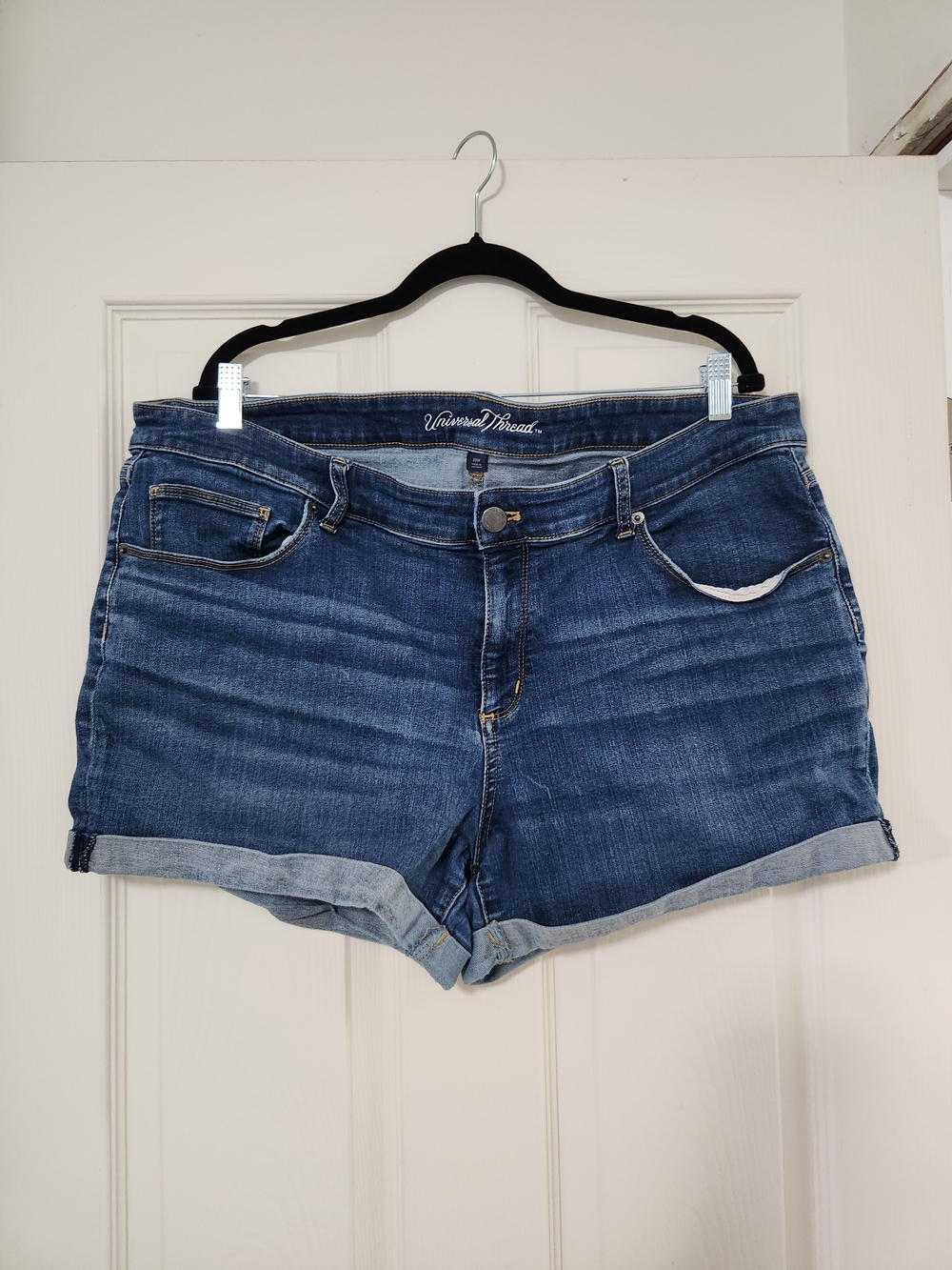 Universal Thread Women's Dark Blue Denim Roll-Cuff Shorts